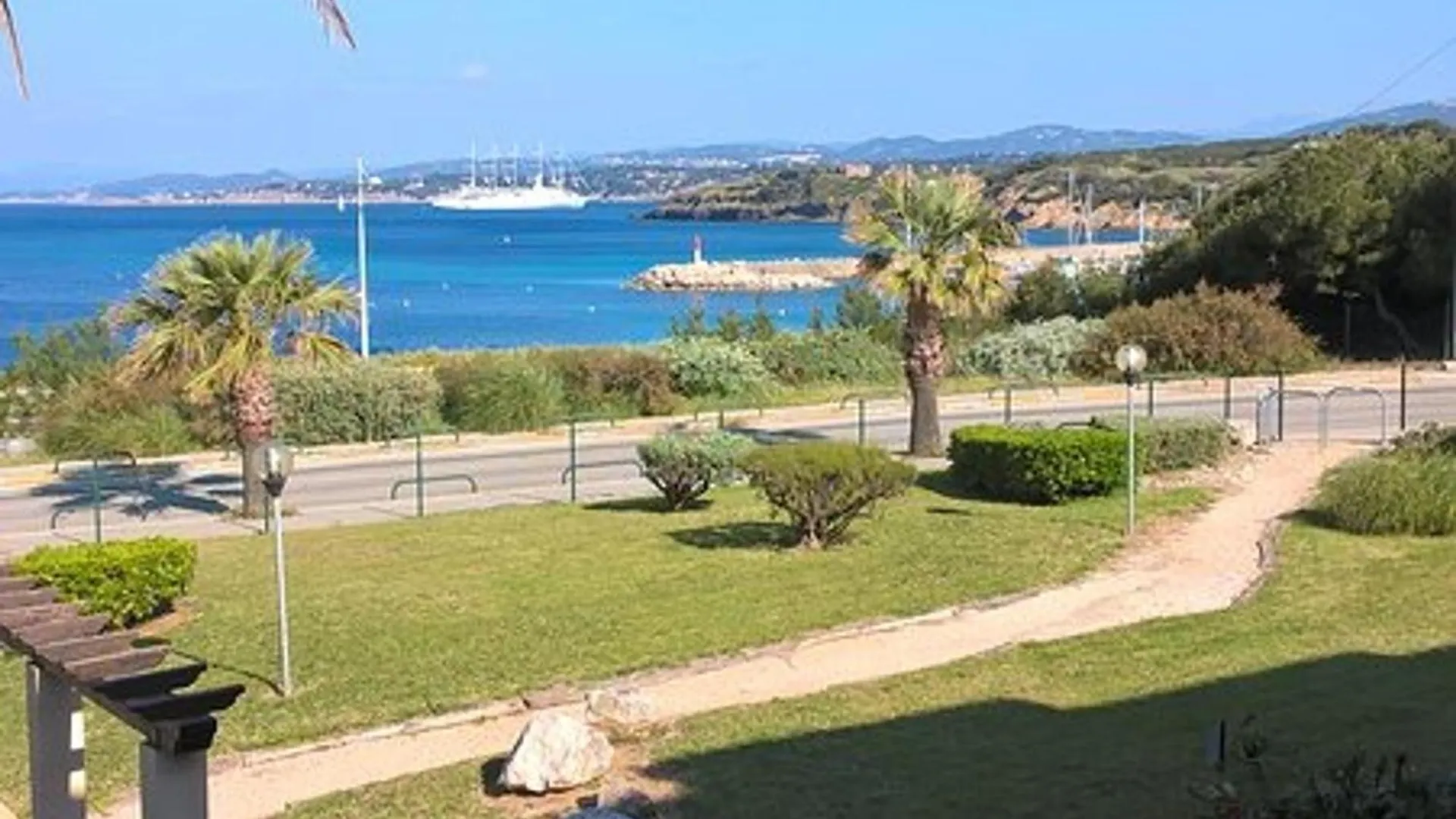 T2 Avec Parking Securise, A 300 M De La Plage, Climatisation Mobile - Fr-1-316-343 Six-Fours-les-Plages